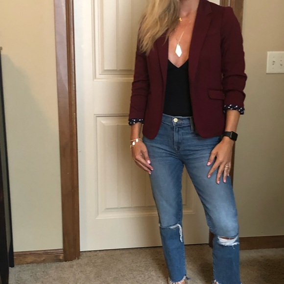 maroon blazer outfit women